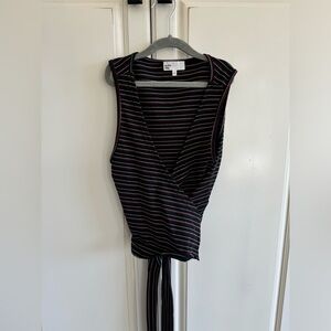 By the way wrap top size small